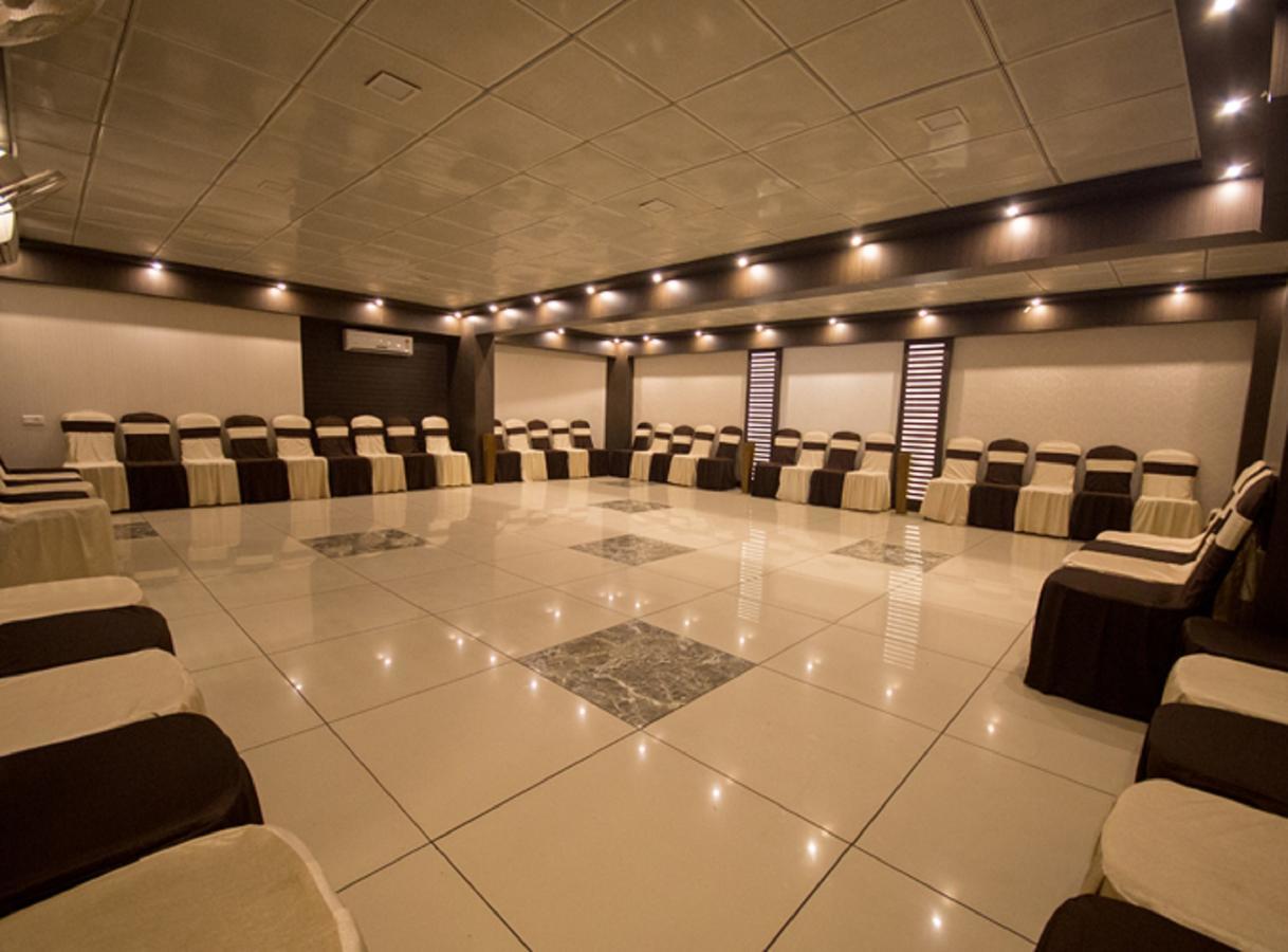 Anr Hotels Lakhnau Kültér fotó