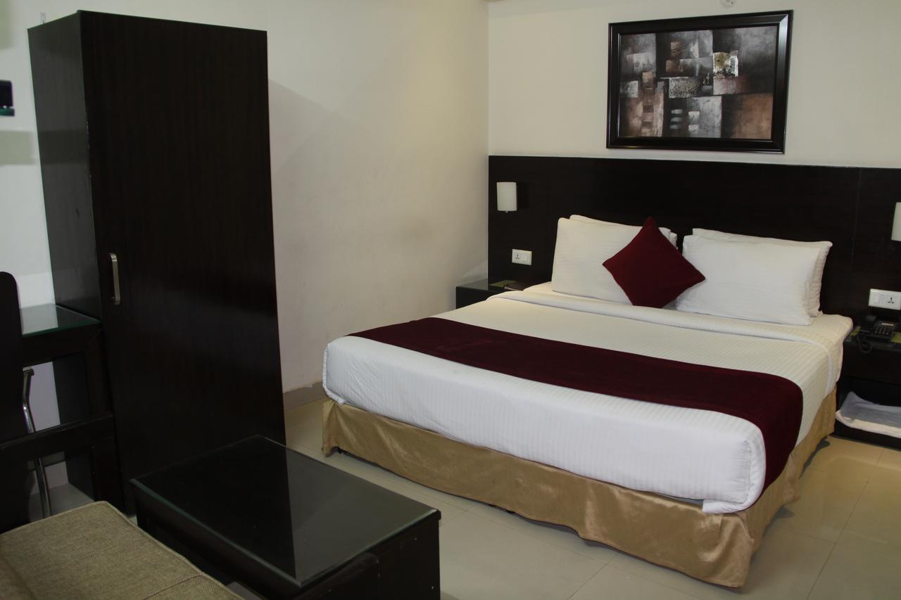 Anr Hotels Lakhnau Kültér fotó